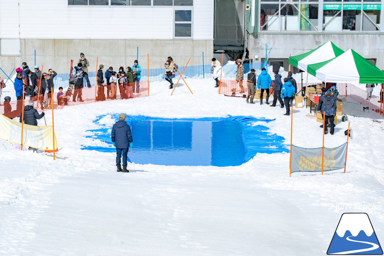 富良野スキー場｜季節は、まだ冬？それとも…？小雪が舞い、たくさんの雪が残る富良野スキー場で、春の恒例イベント『春スキー池渡り大会』開催(^^)/